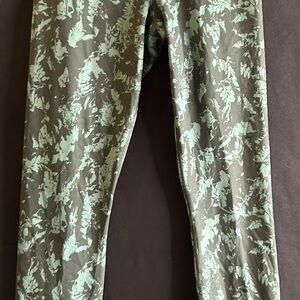 Nike One Dri-FIT Leggings – Green/Black Print (S)